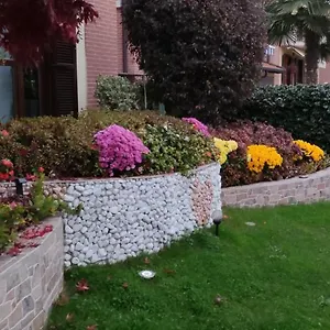 https://villetta-suresha.italymilanhotels.net